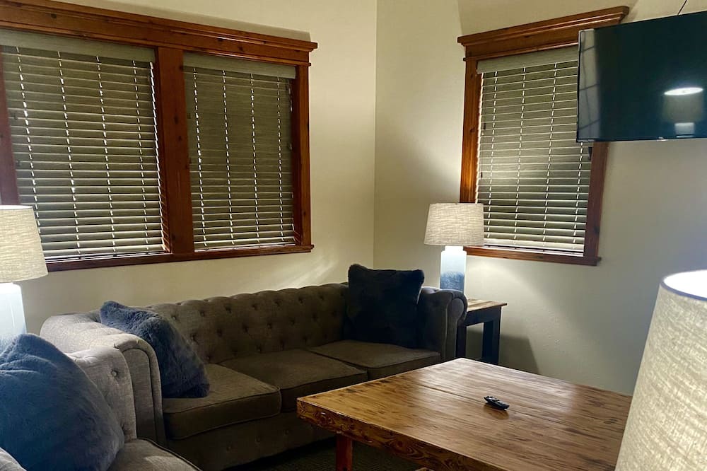 Photo of Livingroom in Darby
