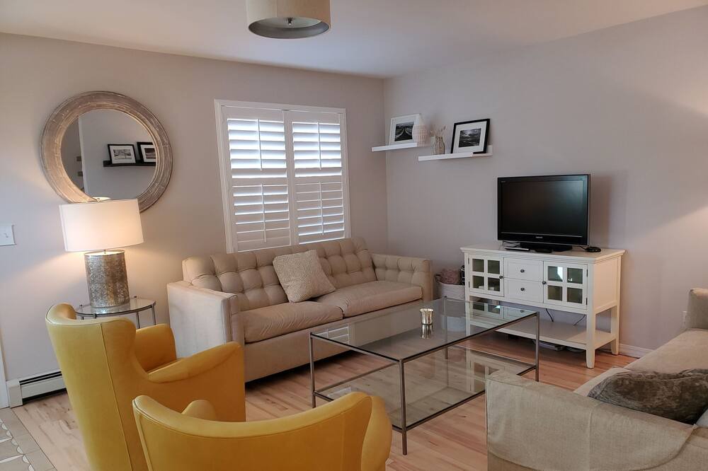Photo of Livingroom in Riverfront