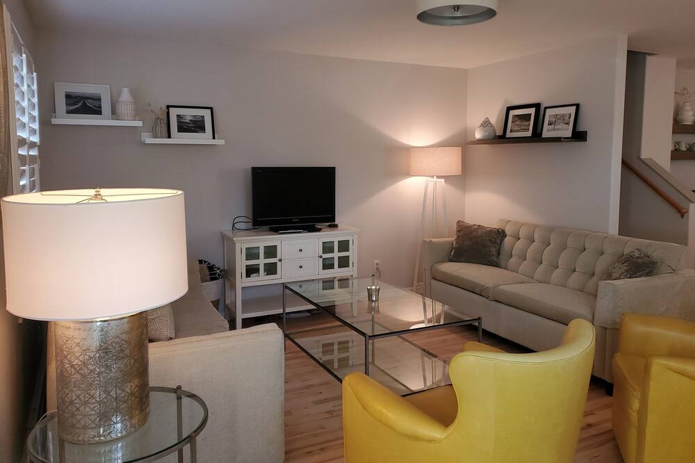 Photo of Livingroom in Riverfront