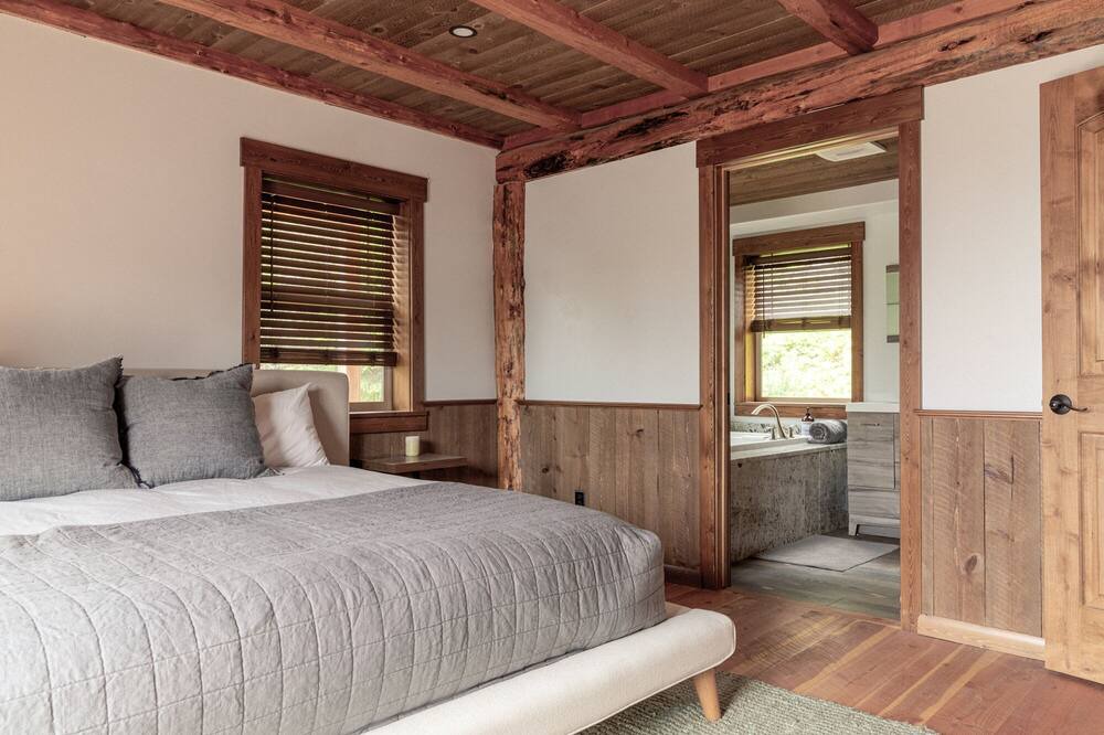 Photo of Bedroom in Marion