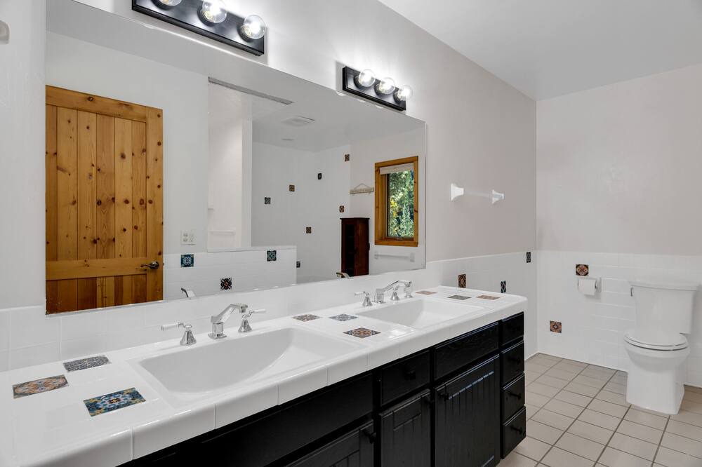 Photo of Bathroom in Greenough