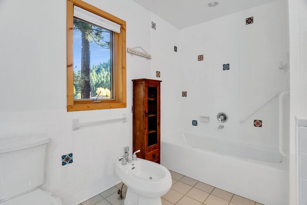 Photo of Bathroom in Greenough