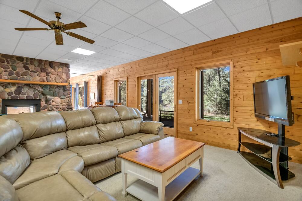 Photo of Livingroom in Greenough