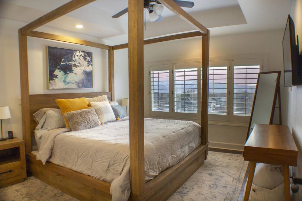 Photo of Bedroom in North Logan