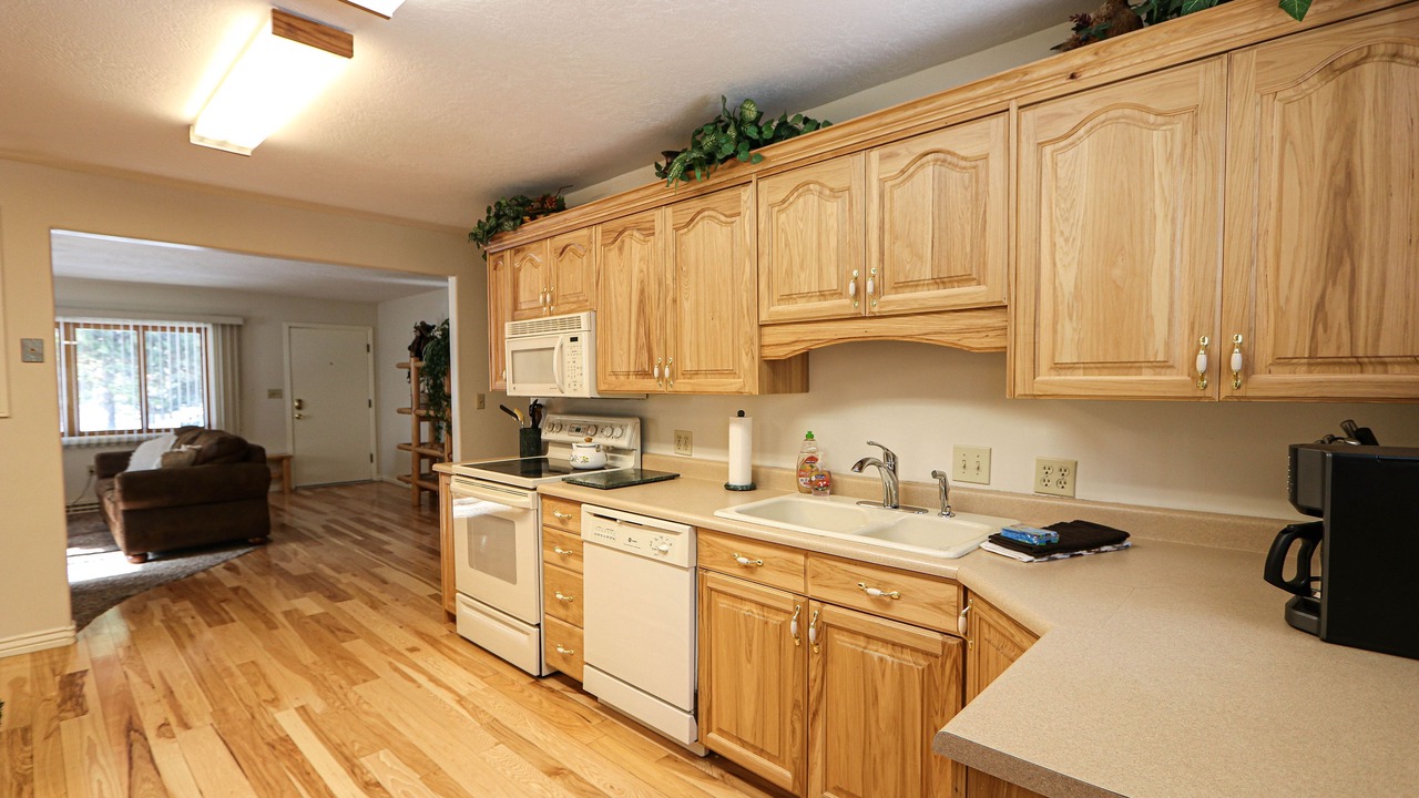 Photo of Kitchen in West Yellowstone