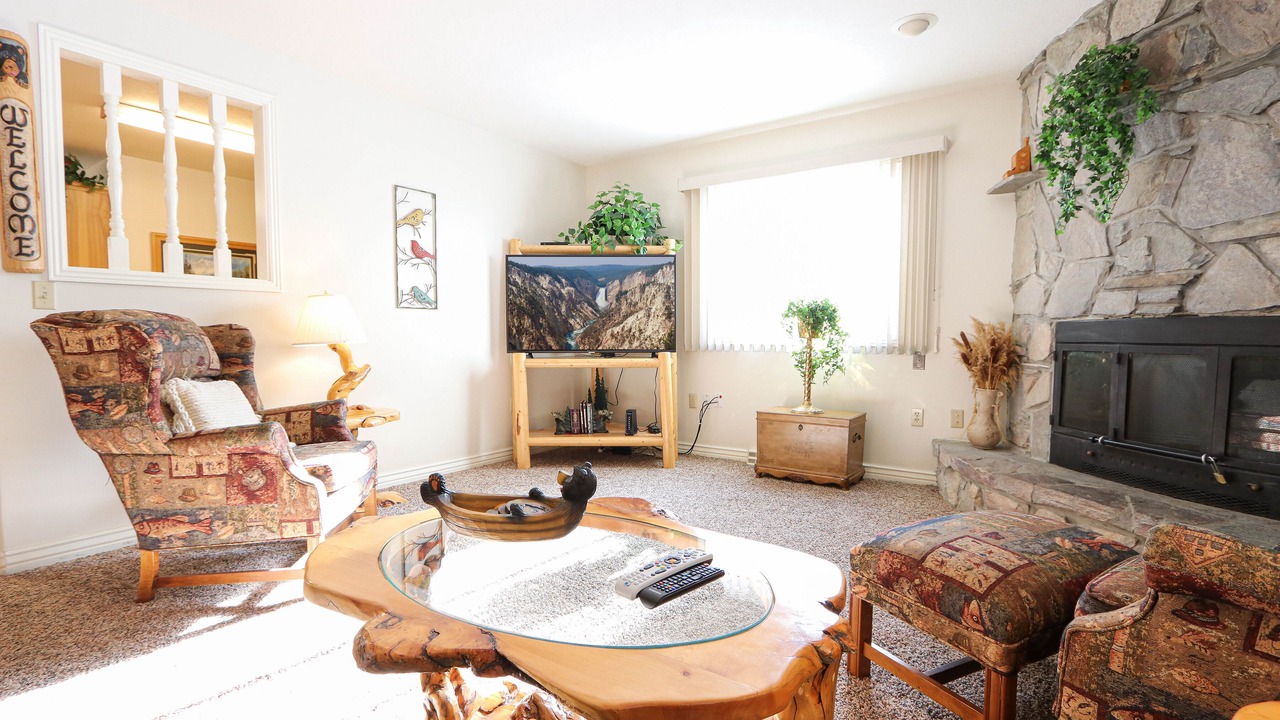 Photo of Bedroom in West Yellowstone