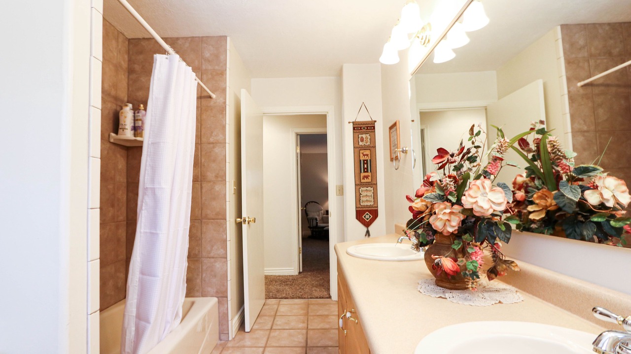 Photo of Bathroom in West Yellowstone