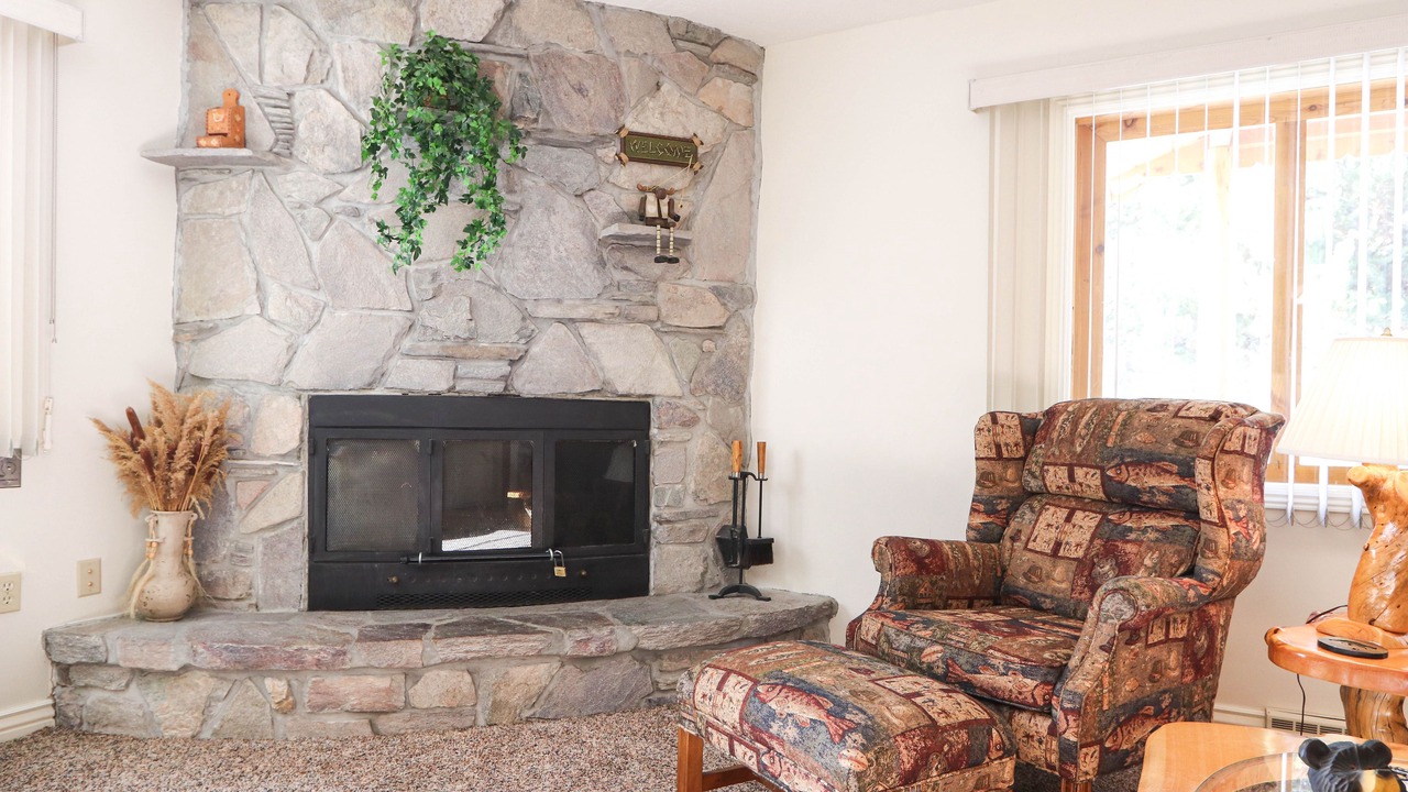 Photo of Bedroom in West Yellowstone