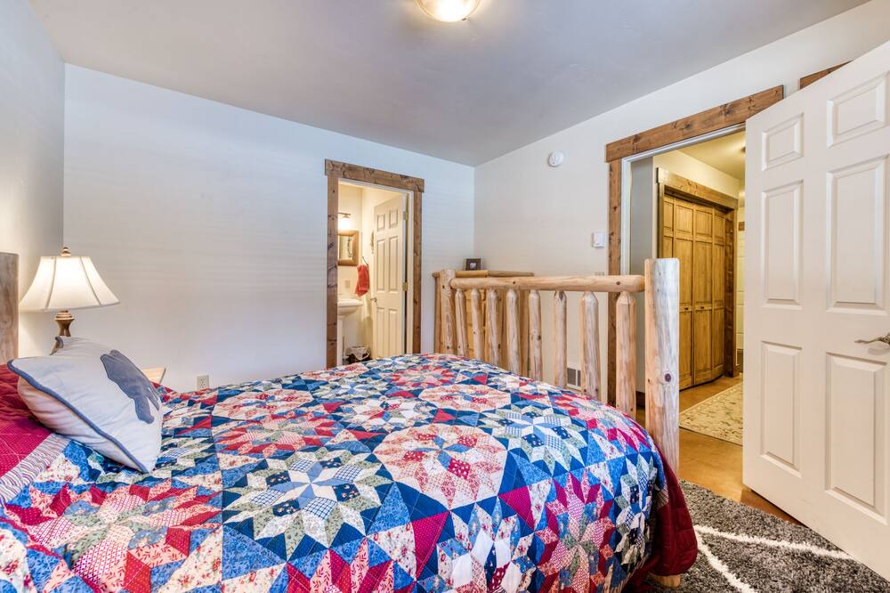Photo of Bedroom in Conner