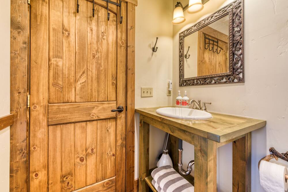 Photo of Bathroom in Conner
