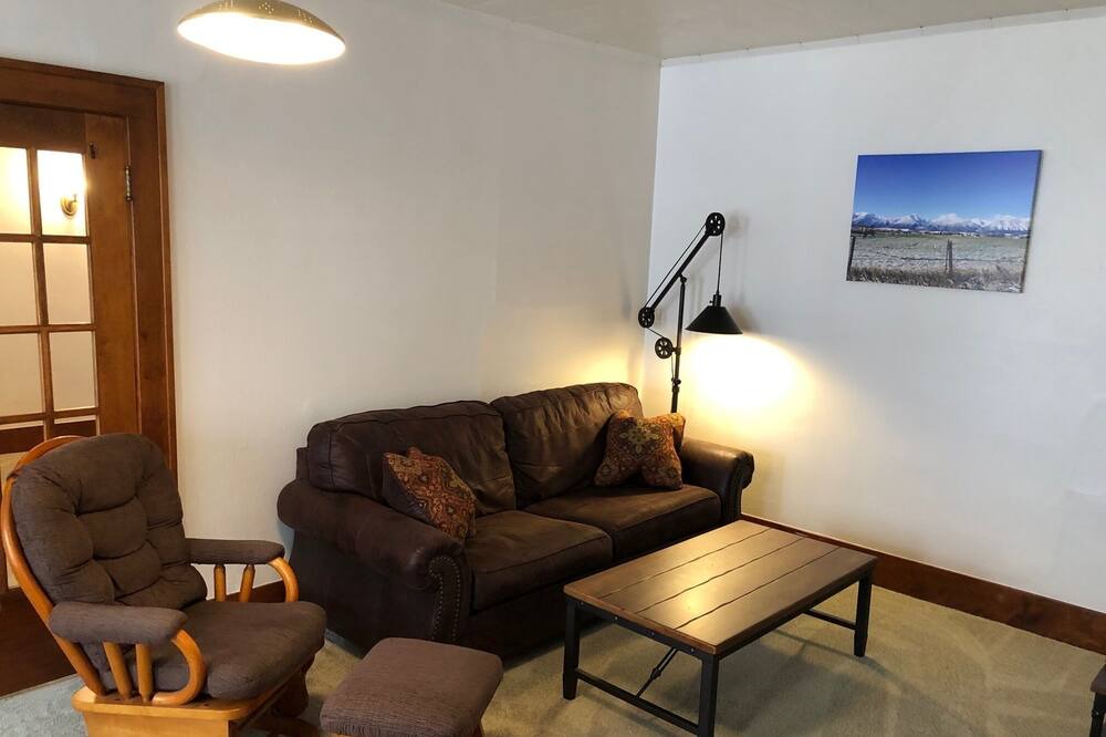 Photo of Livingroom in Deer Lodge