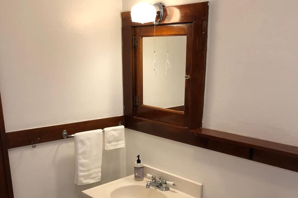 Photo of Bathroom in Deer Lodge