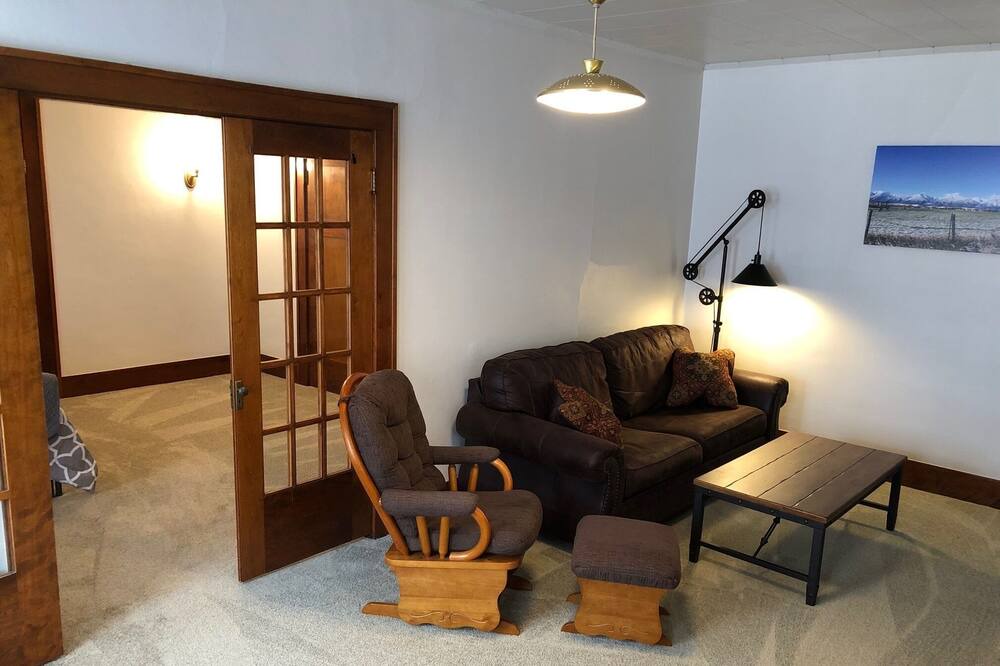 Photo of Livingroom in Deer Lodge