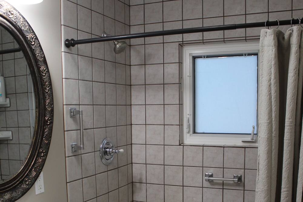 Photo of Bathroom in Belt
