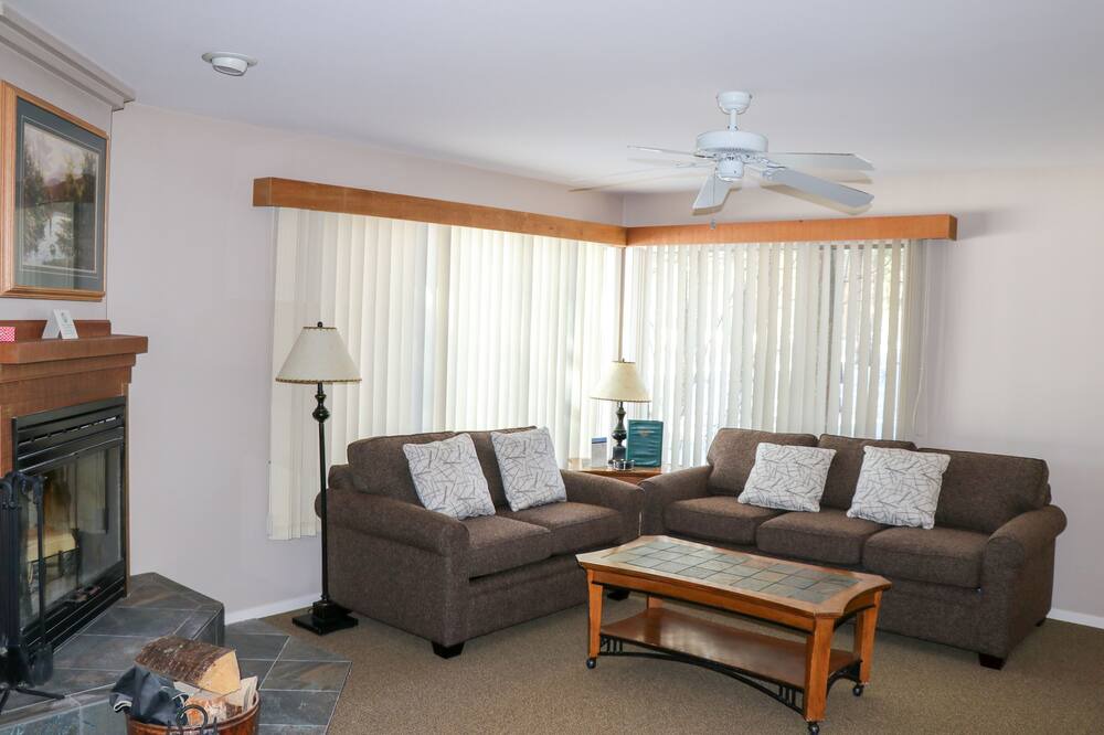 Photo of Livingroom in Columbia Falls