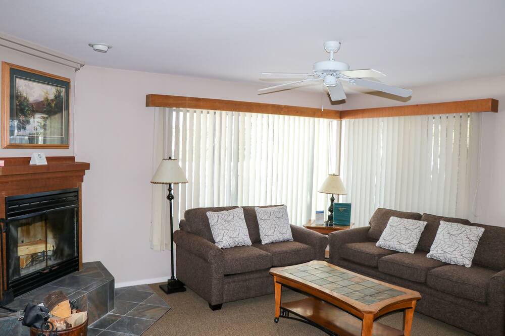 Photo of Livingroom in Columbia Falls