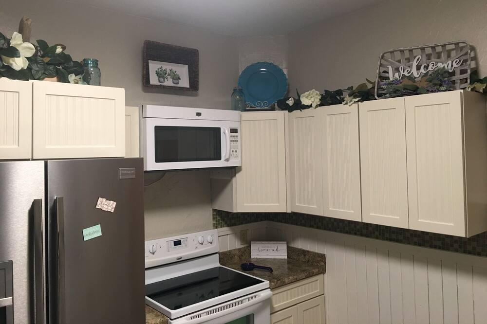 Photo of Kitchen in Deer Lodge