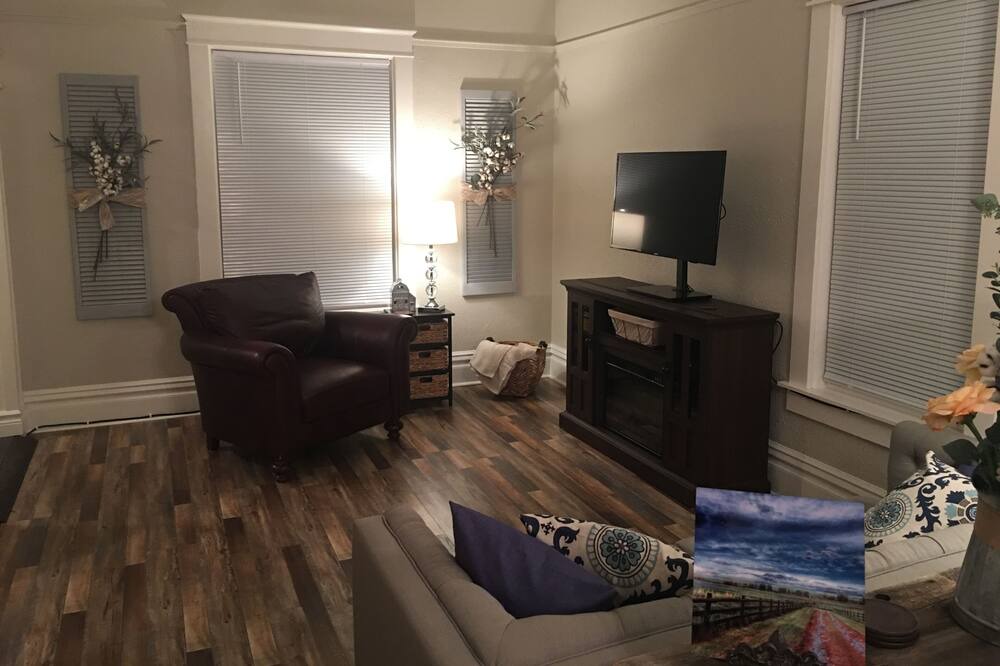 Photo of Livingroom in Deer Lodge