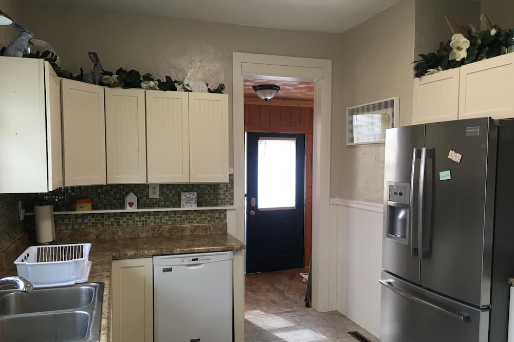 Photo of Kitchen in Deer Lodge