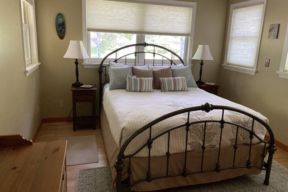 Photo of Bedroom in Missoula