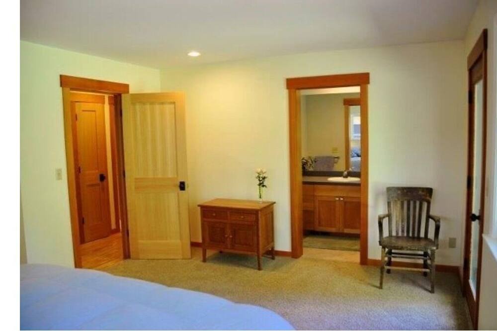Photo of Bedroom in Missoula