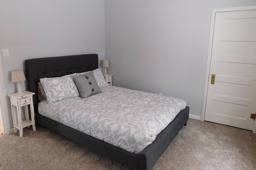 Photo of Bedroom in Deer Lodge