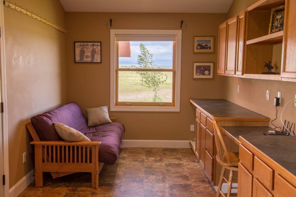 Photo of Livingroom in Three Forks