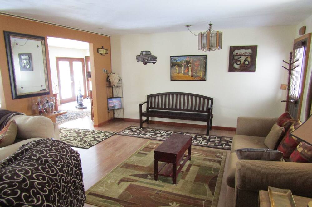 Photo of Livingroom in Lewistown