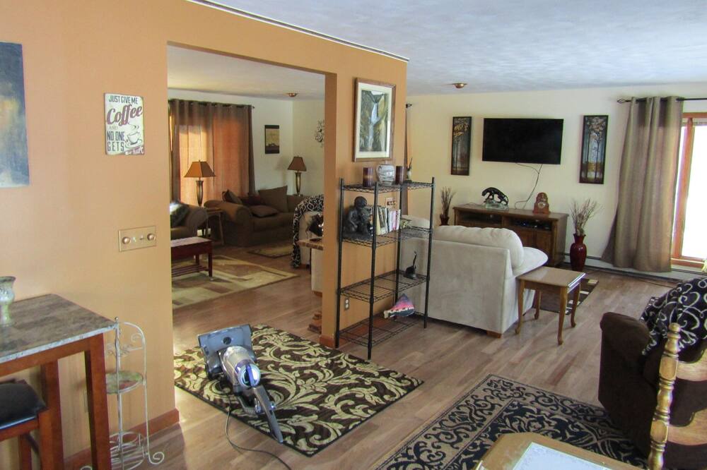 Photo of Livingroom in Lewistown