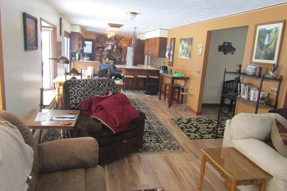 Photo of Livingroom in Lewistown