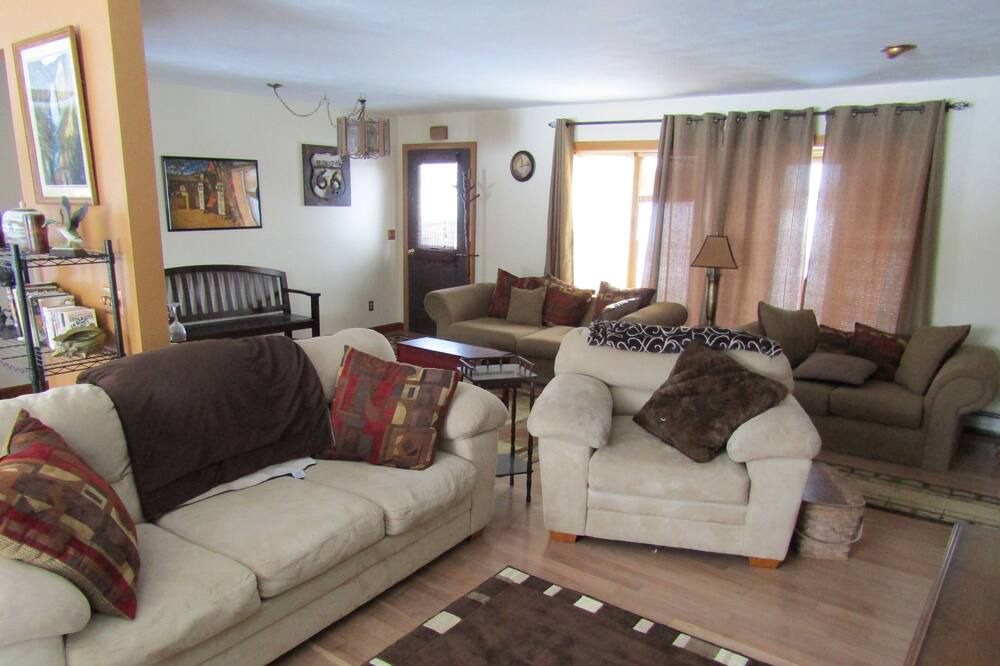 Photo of Livingroom in Lewistown