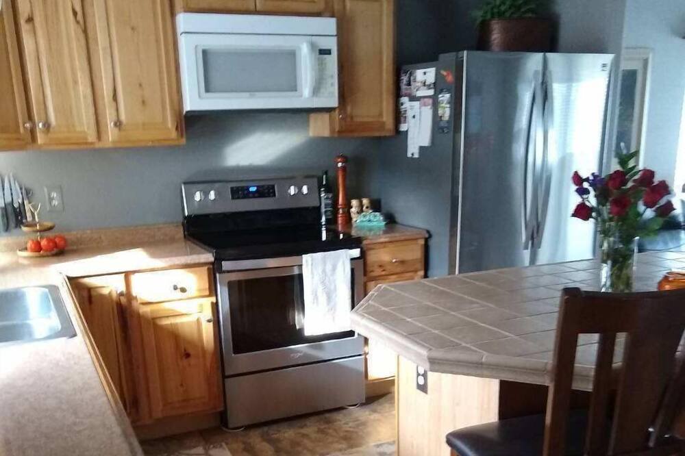 Photo of Kitchen in Benton City