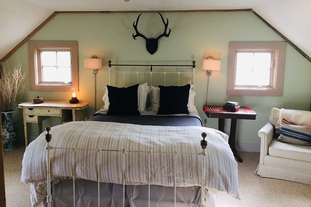 Photo of Bedroom in Roundup