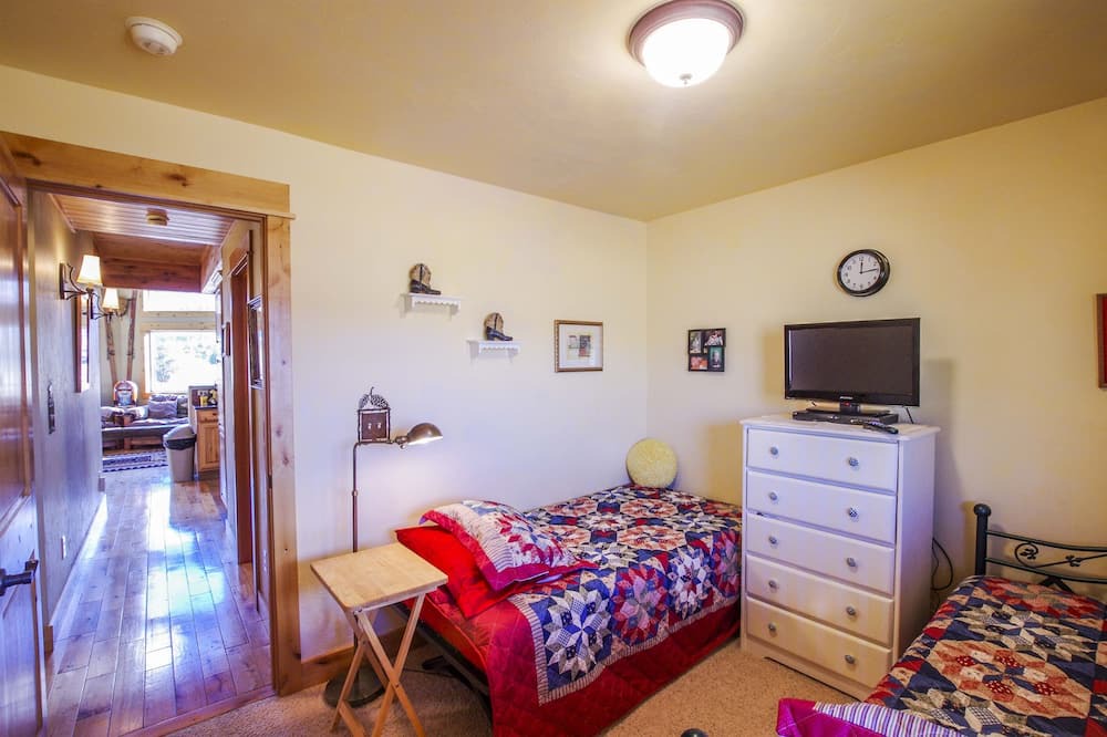 Photo of Bedroom in Alder