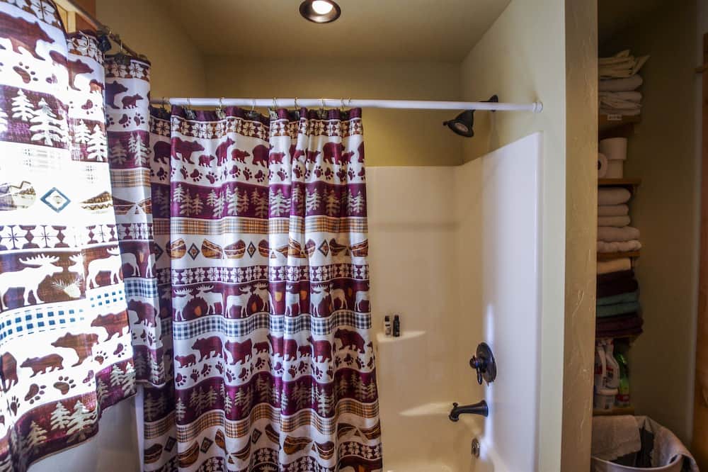 Photo of Bathroom in Alder