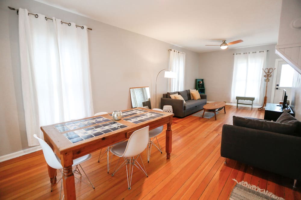 Photo of Bedroom in Riverfront