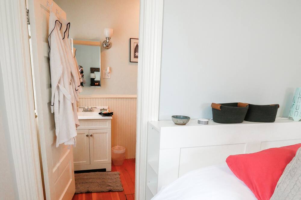 Photo of Bathroom in Riverfront