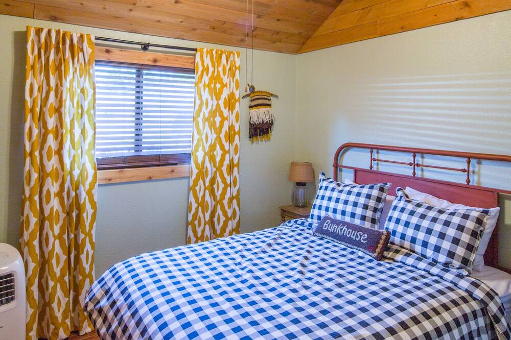 Photo of Bedroom in Huson