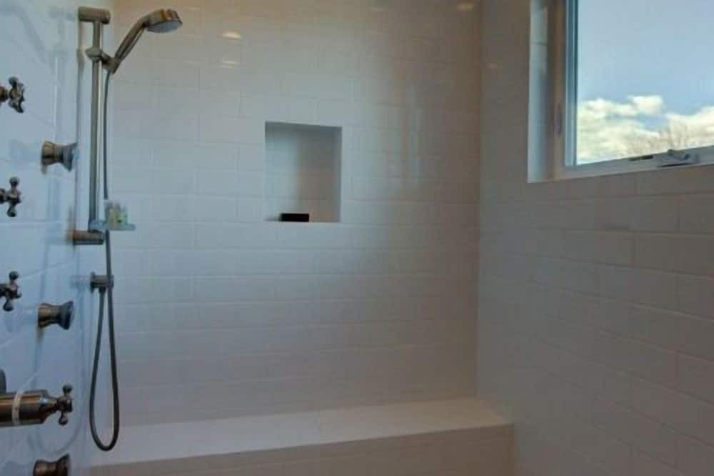 Photo of Bathroom in Troon North