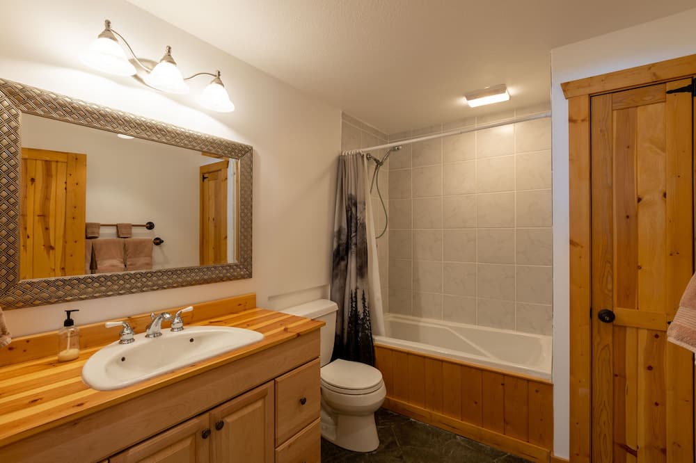Photo of Bathroom in Cameron