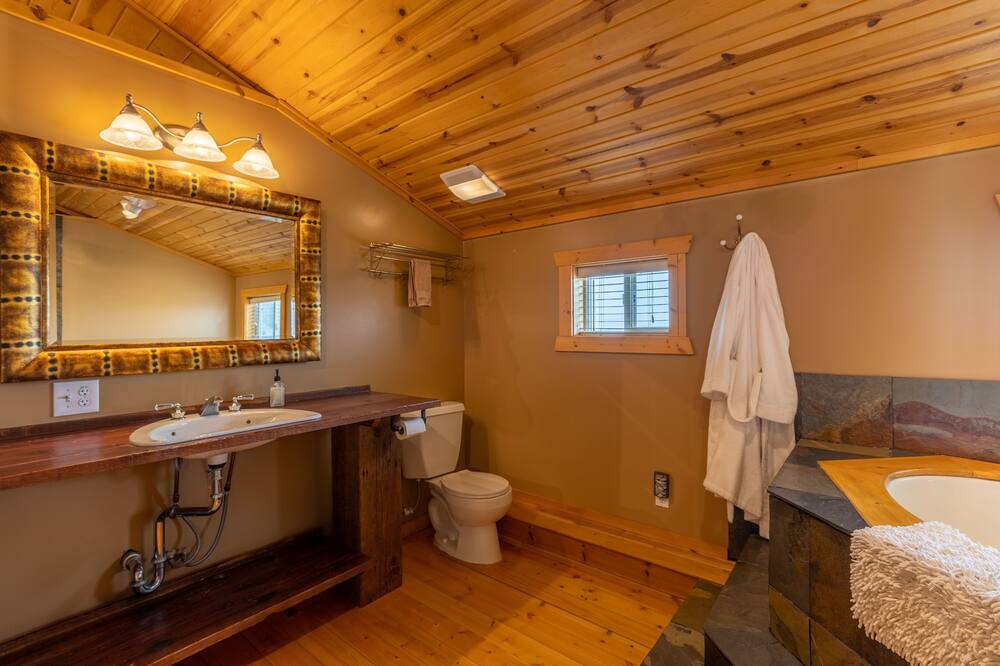 Photo of Bathroom in Cameron