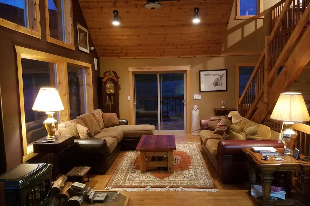 Photo of Livingroom in Cameron