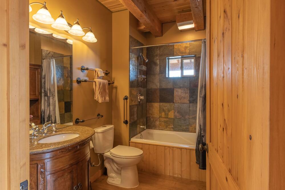 Photo of Bathroom in Cameron