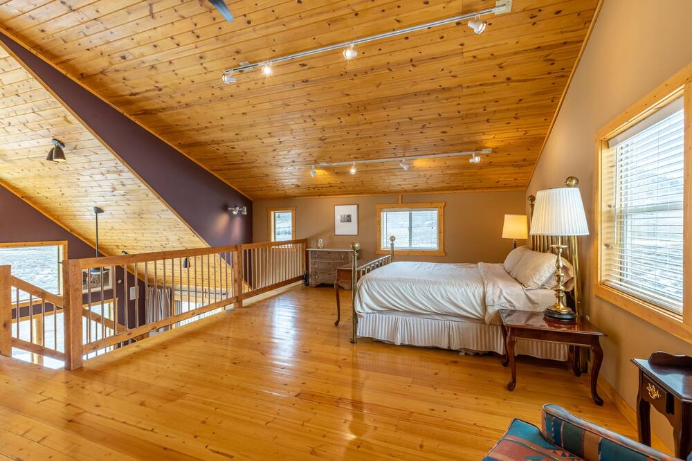 Photo of Bedroom in Cameron