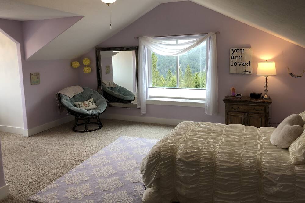 Photo of Bedroom in Missoula