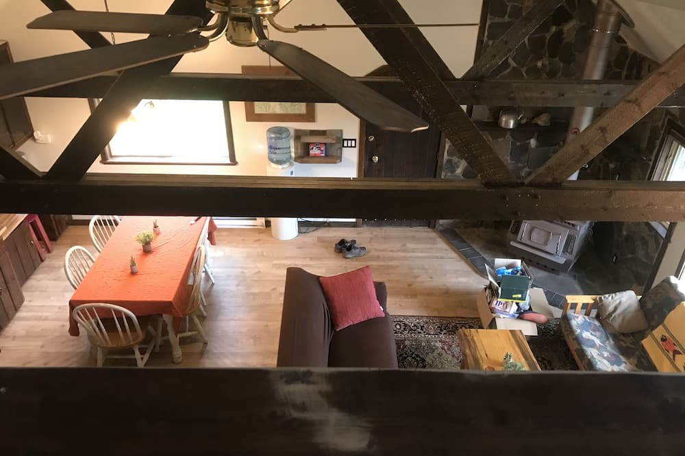 Photo of Livingroom in Babb