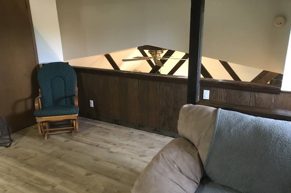 Photo of Livingroom in Babb
