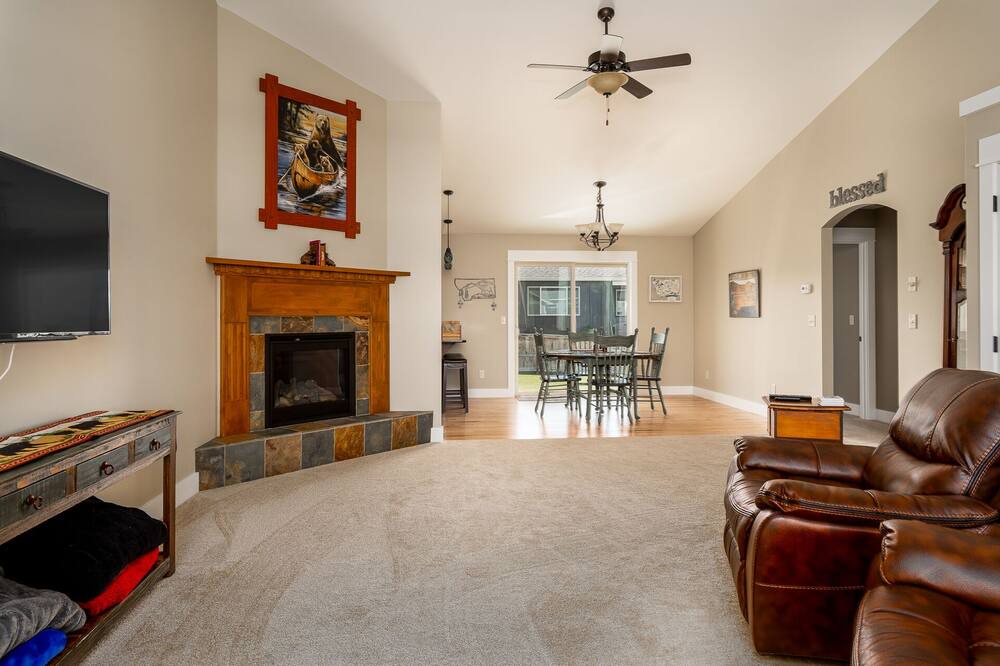 Photo of Livingroom in Bozeman