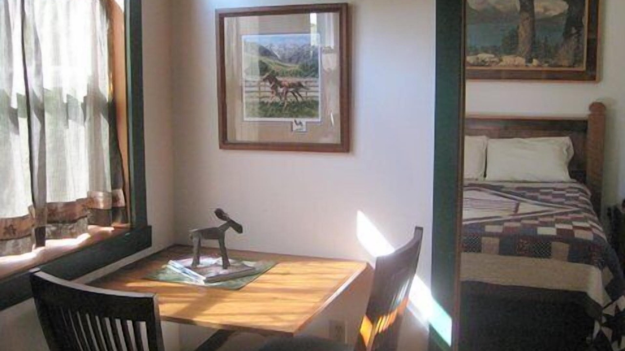 Photo of Livingroom in East Glacier Park Village