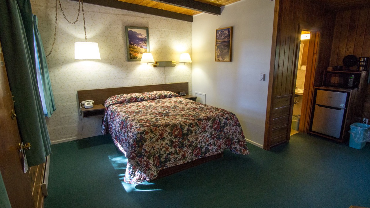 Photo of Bedroom in East Glacier Park Village